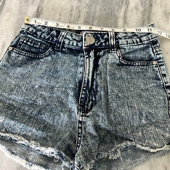 Crystal Vogue Shorts Juniors Sz 5 Stretch Denim High Waist Jeans Short shorts - Picture 6 of 8